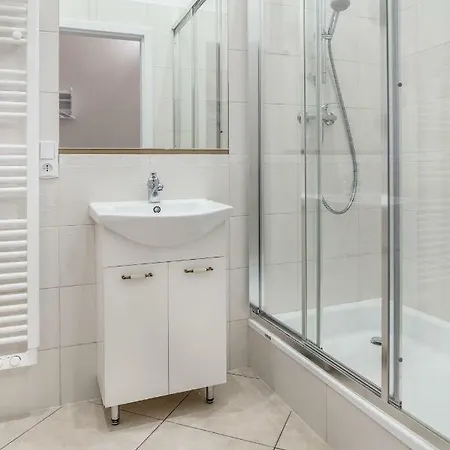 Apartment Cracow Biskupia 8 *